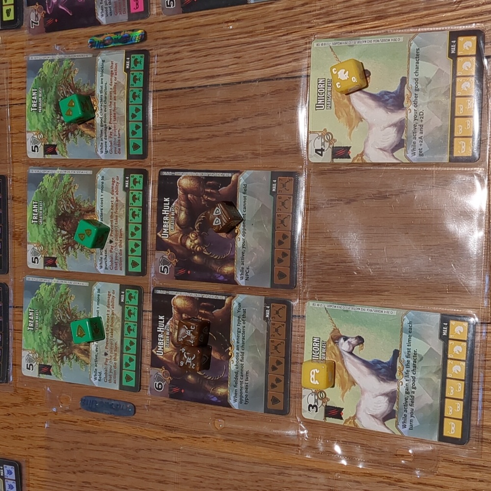 D&D Battle for FaerĂťn Dice Masters - 85 Cards 28 Base Dice 69 Char Dice - Picture 7 of 16